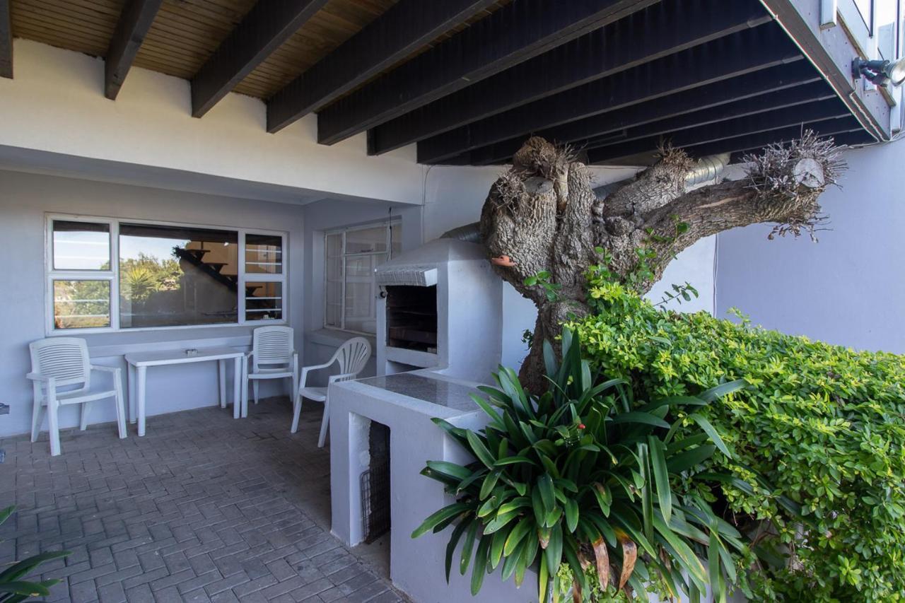 Dockside * Port Alfred